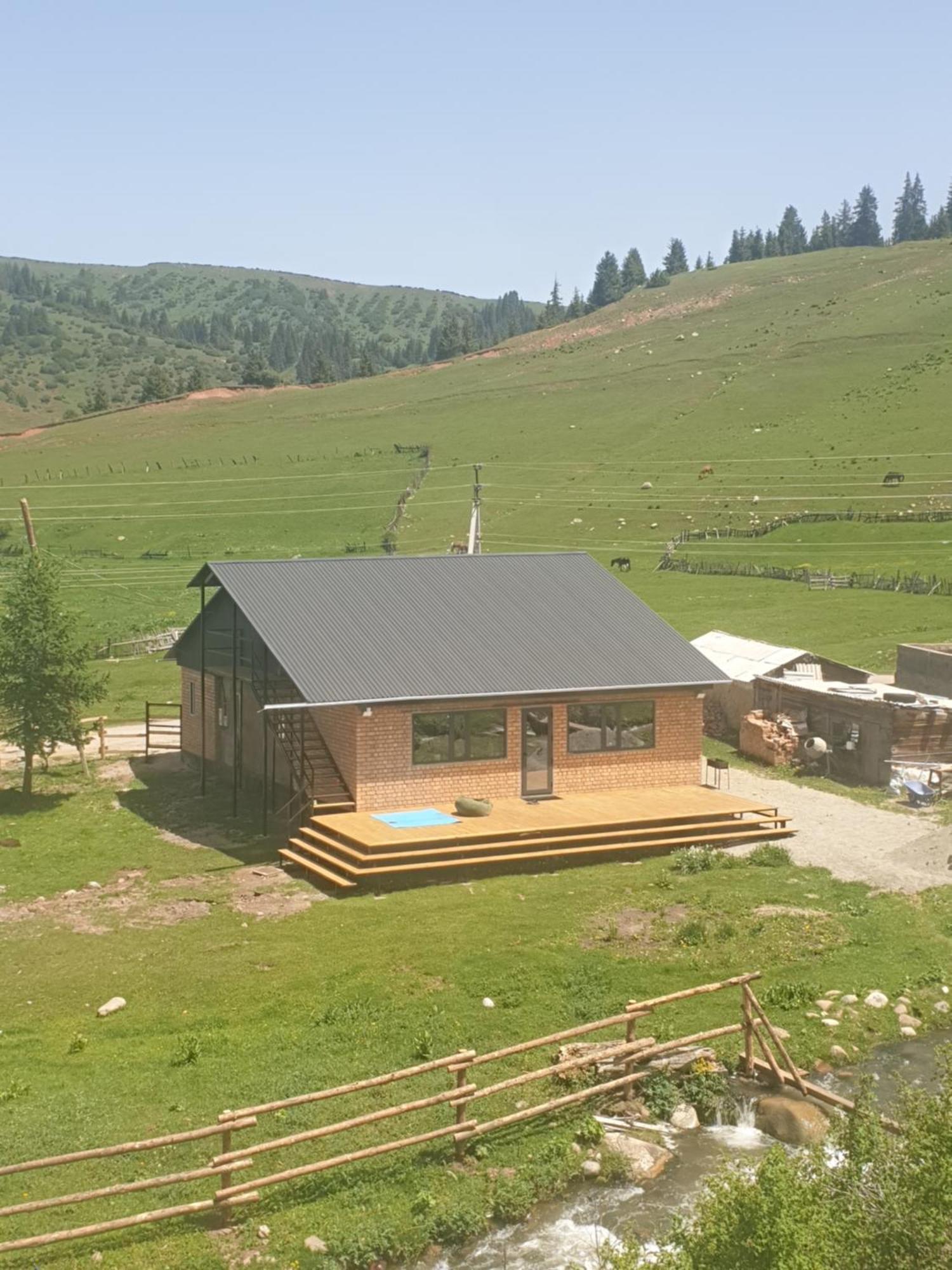 Mine Hostel Dzhergalan Jyrgalan Exterior foto